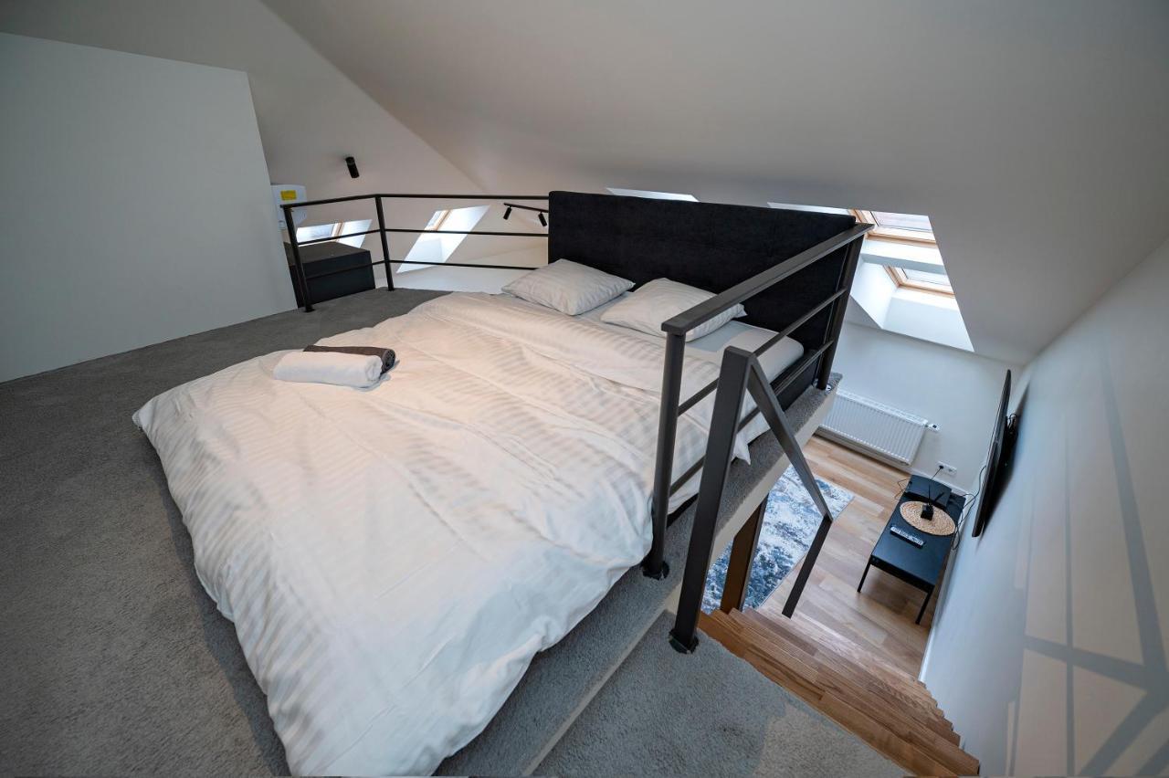 Loft 1 Bd Old Town Apartment By Hostlovers Kaunas Exterior photo